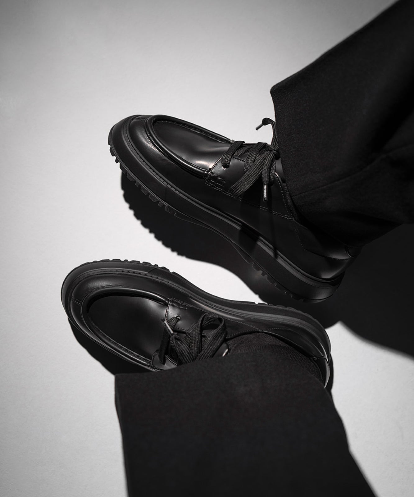 The Tahoe Lugs All Black Brushed Leather