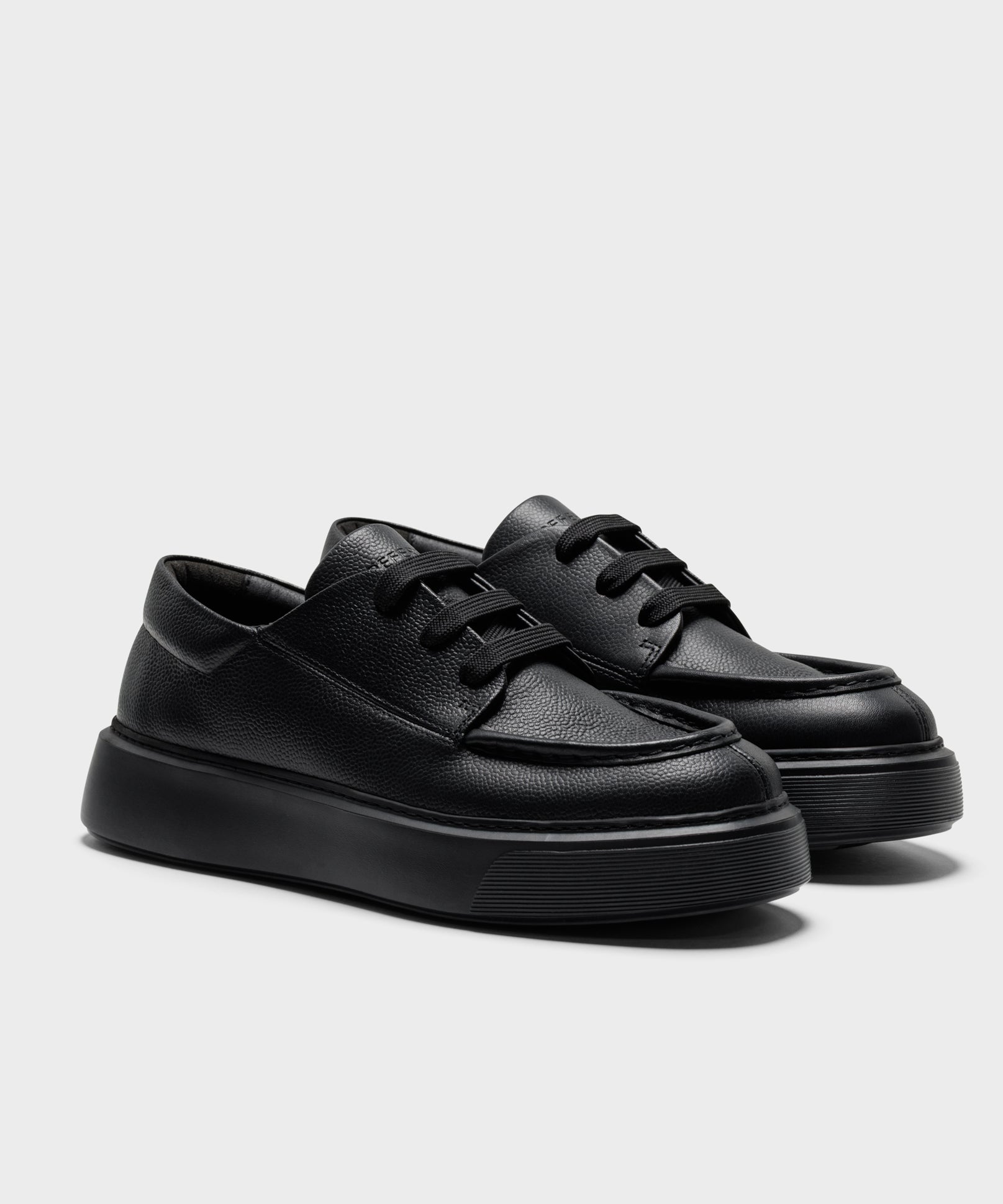 The Tahoe All Black Riso Leather