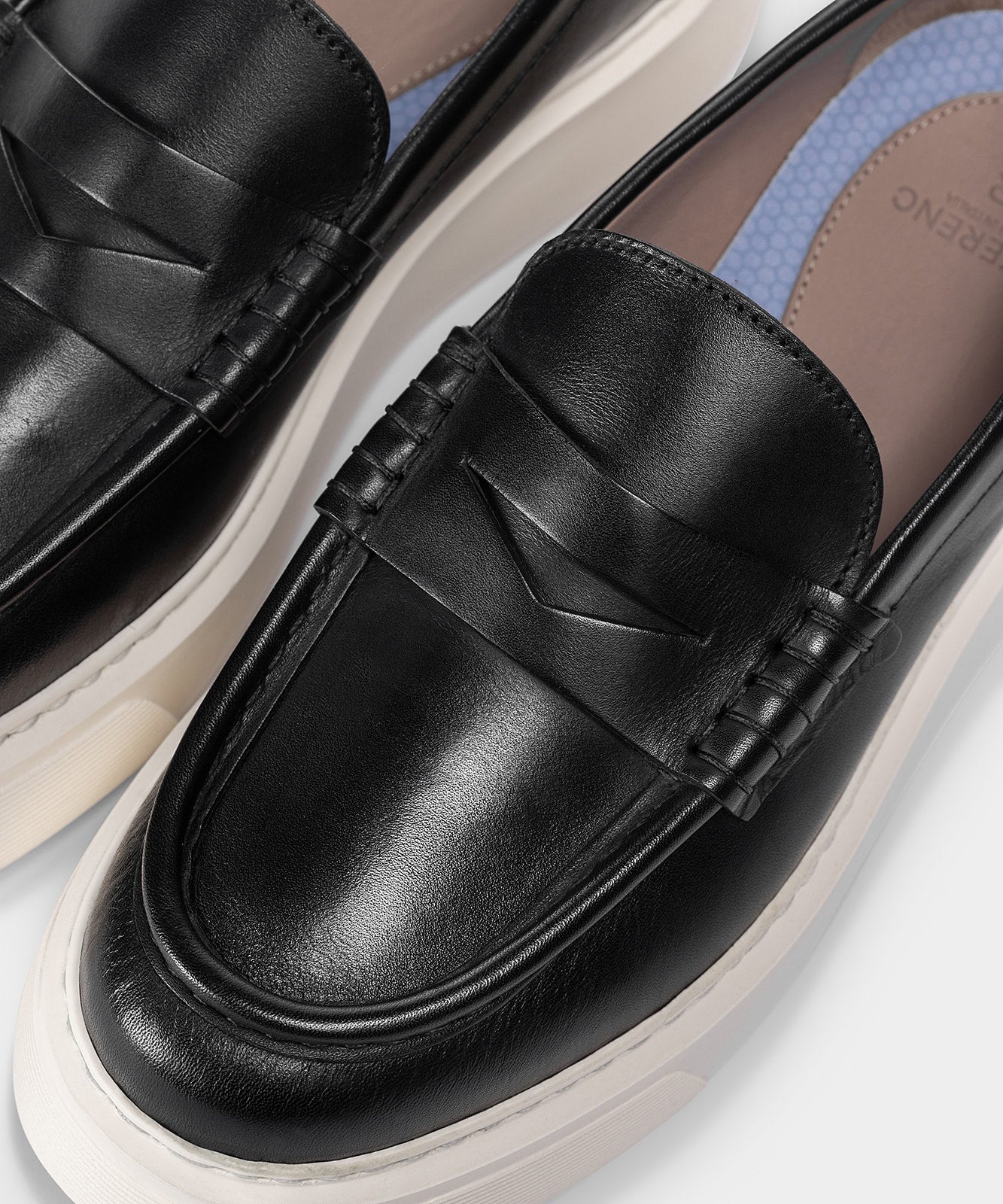 Loafer Black Leather (W)